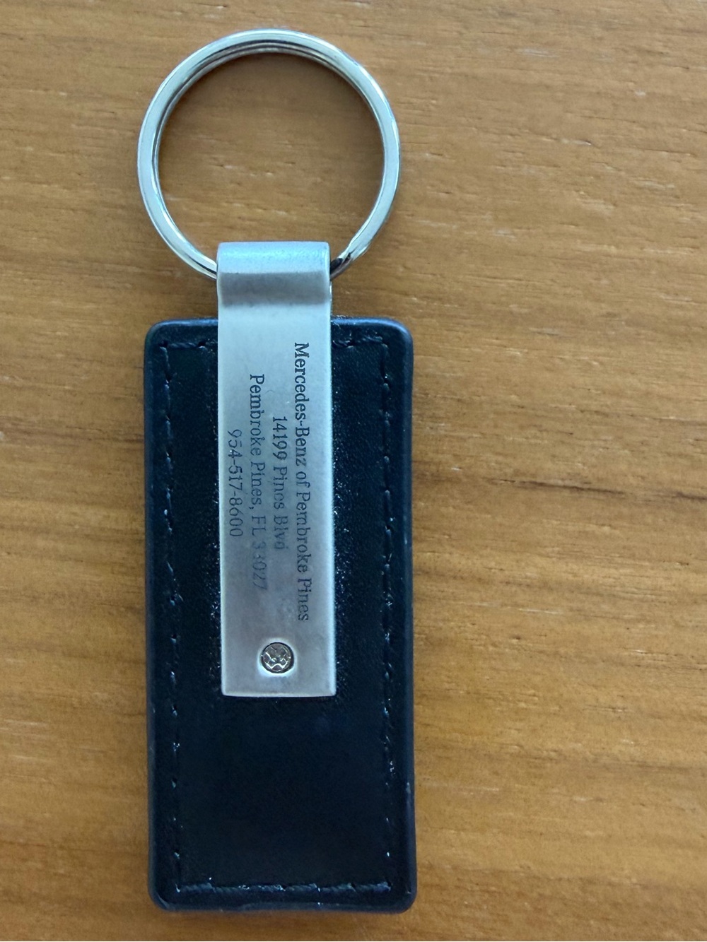 Mercedes-Benz Black Leather & Silver Keyring - Picture 2 of 2